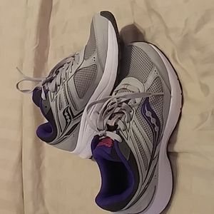 Women's Saucony Cohesion size 8.5wide Grey